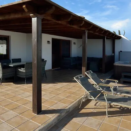 Playa Blanca Sleeps 6 Pool Air Con Wifi