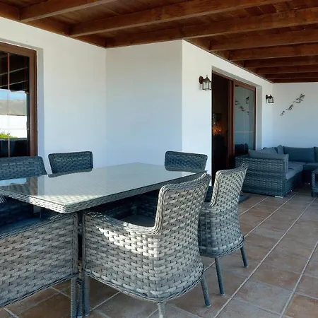 Playa Blanca Sleeps 6 Pool Air Con Wifi *